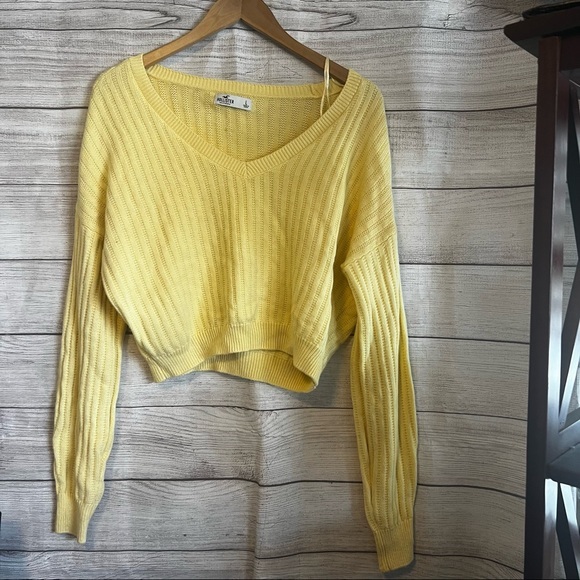 Hollister Yellow Soft Warm Cropped V Neck Sweater Size Large - Picture 2 of 7